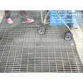 serrated flooring grid